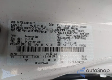 2016 Ford Focus S z USA, uszkodzony, nr VIN 1FADP3E29GL305682